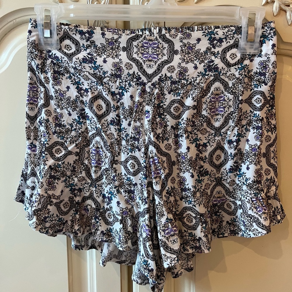 Ruffled shorts